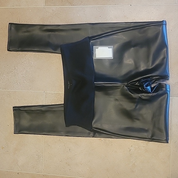 NEW! SPANX Red Hot Black Faux Leather Hi-Rise Leggings Small. - Picture 5 of 10